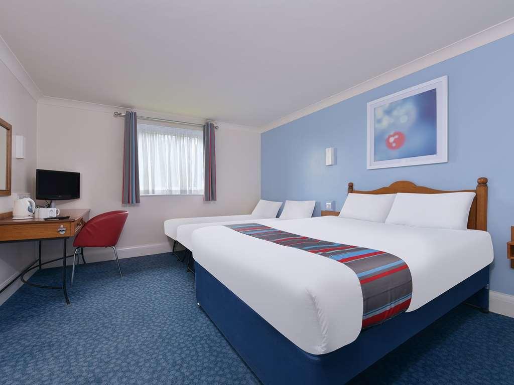 Travelodge Birmingham 킹스윈포드 객실 사진